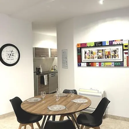 Centre - Parking Prive - Wifi Apartment